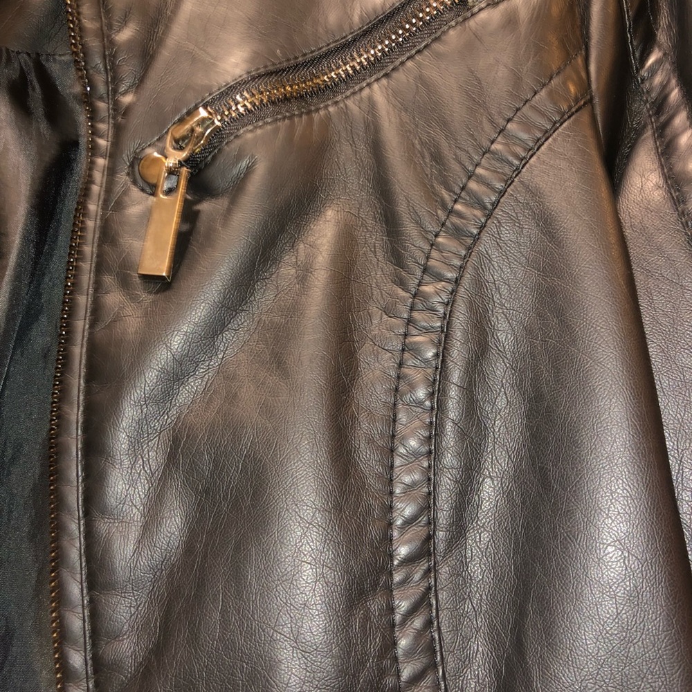 Woman’s jacket - Picture 6 of 8